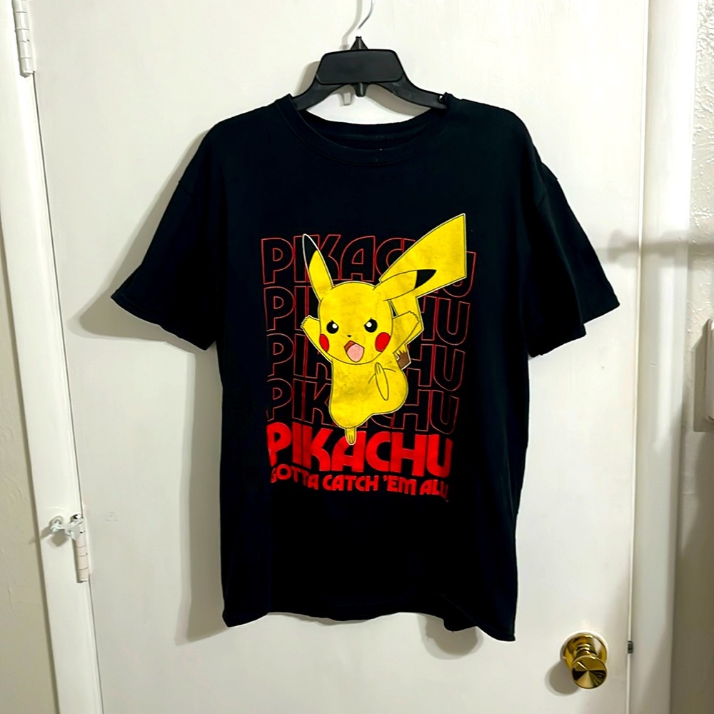 Pokémon-Pikachu Men’s size large black T-shirt